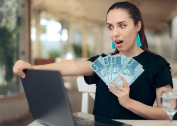 Oportunidade: Ganhe até R$ 900 por dia assistindo vídeos online.